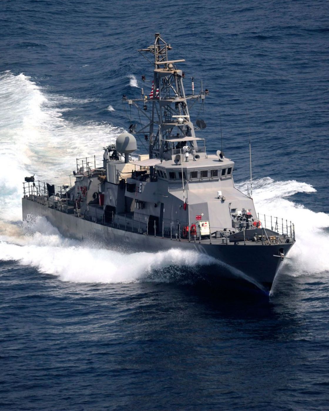 سفينة عسكرية أمريكية تتجه إلى البحر الأسود
