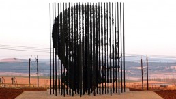 فيلم عن مانديلا يواسي جنوب أفريقيا