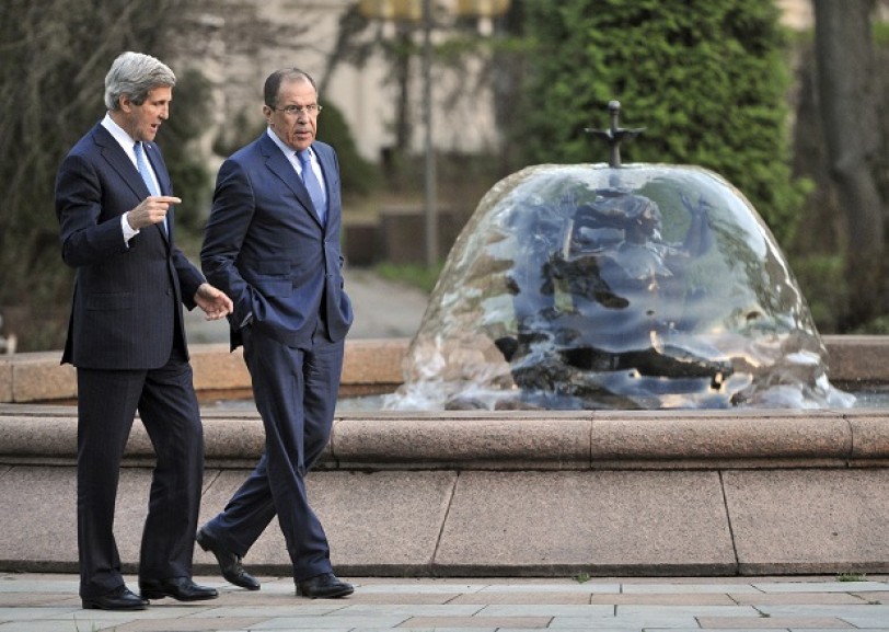 وزيرا الخارجية الروسي، سيرغي لافروف، والأمريكي، جون كيري