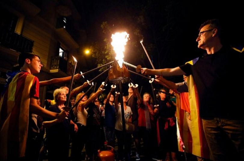 مظاهرات حاشدة في كتالونيا ضد قرار مدريد إلغاء الاستفتاء