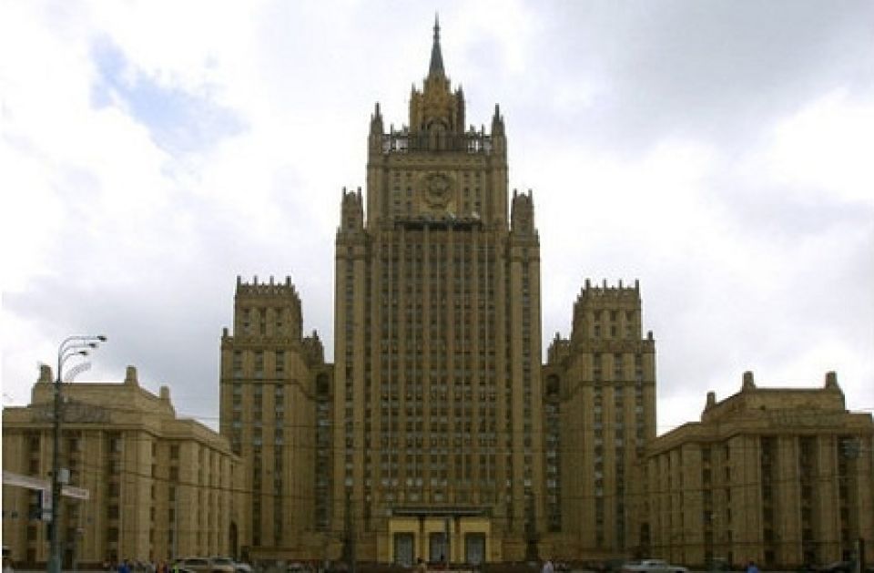 الخارجية الروسية: موسكو مستمرة باتصالاتها مع الحكومة والمعارضة