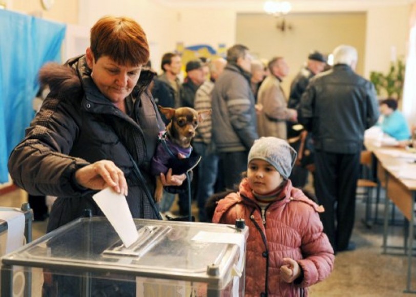 رئيس المراقبين الاوروبيين يؤكد عدم تسجيل أي مخالفات في استفتاء القرم