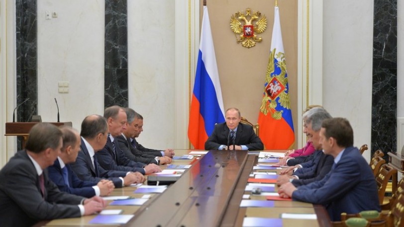 بوتين بحث مع أعضاء مجلس الأمن الروسي الوضع في سورية