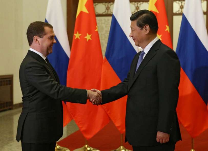 حزمةَ اتفاقيات اقتصادية مشتركة بين روسيا والصين