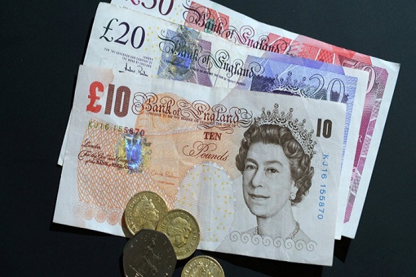 تخوفات من انخفاض العملة البريطانية