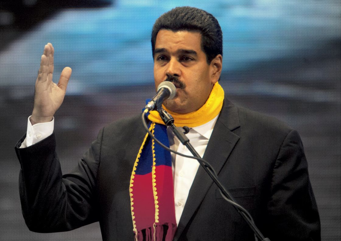 مادورو يعلن الاستفتاء على دستور جديد