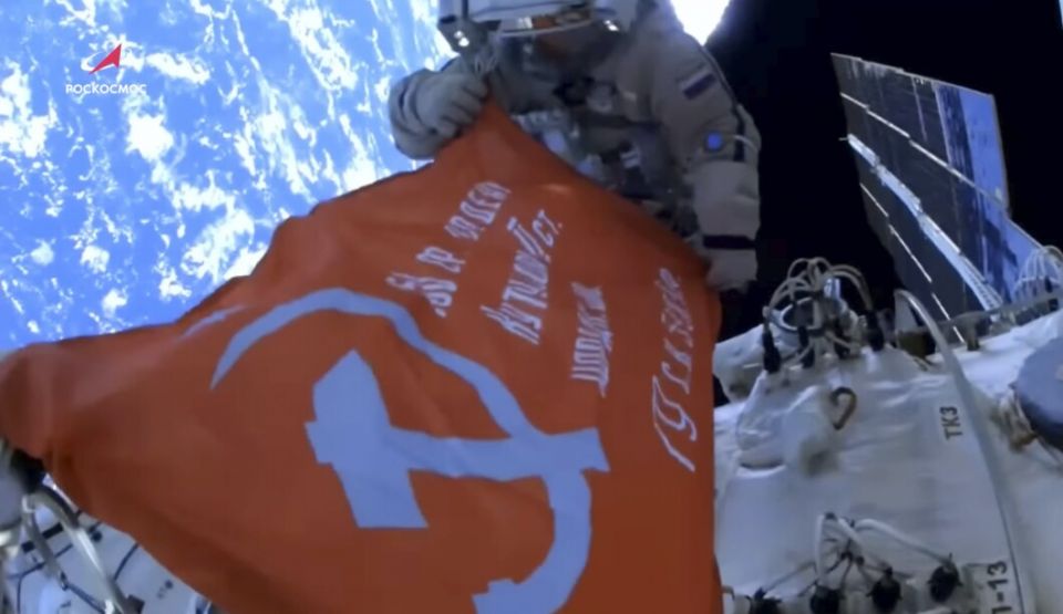 روسكوزموس: أمريكا دفعت لنا بالروبل لإعادة رائد ناسا من الفضاء