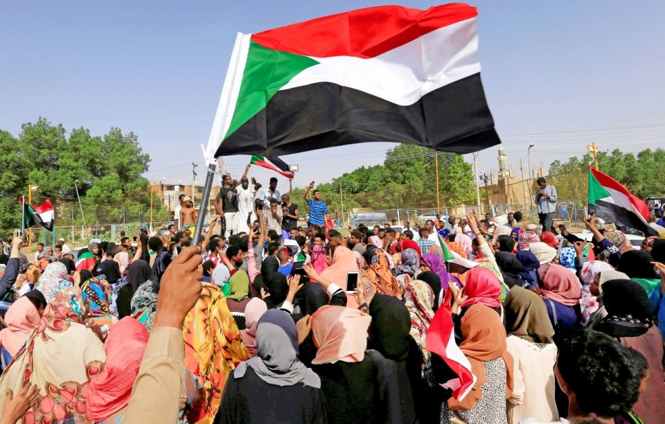 السلطات السودانية تحظر التظاهر وسط الخرطوم