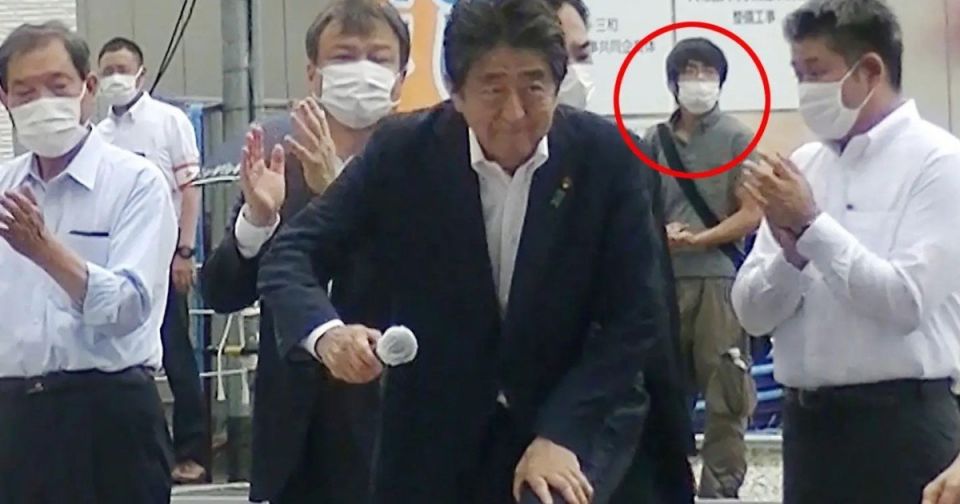 الشرطة اليابانية تعثر على متفجرات في منزل منفذ اغتيال شينزو آبي