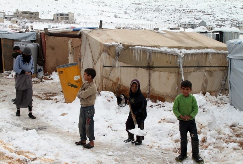 العاصفة الثلجية تقتل نحو 20 نازحاً سورياً معظمهم من الأطفال