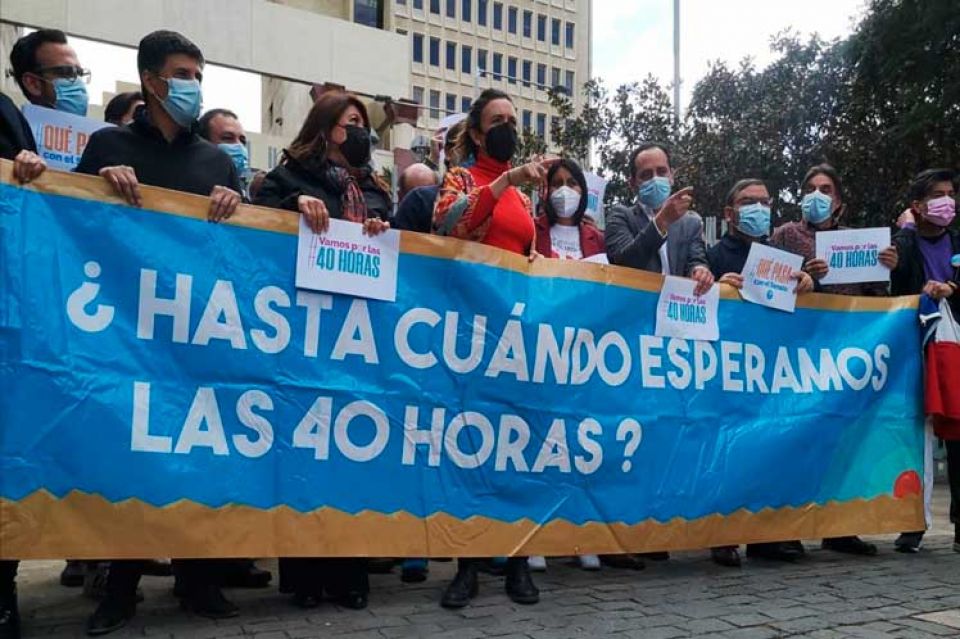 الشيوعيون في تشيلي يضغطون لتشريع قانون يخفض ساعات العمل