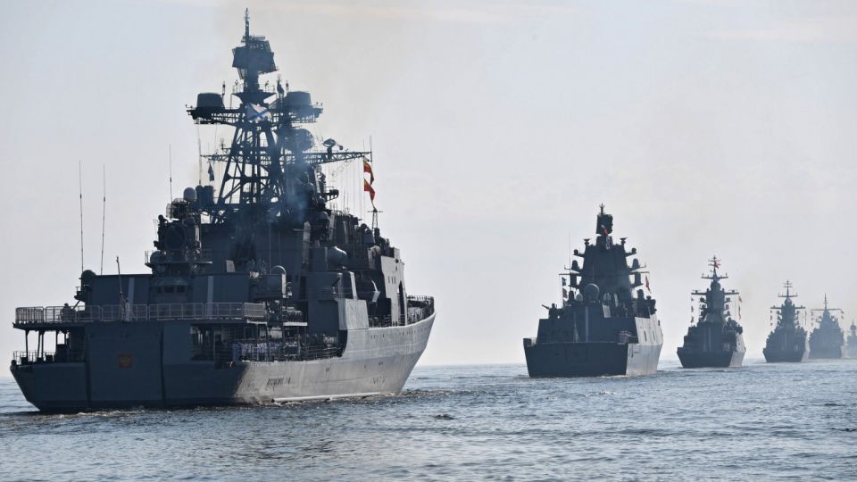 أسطول البحر الأسود الروسي يراقب مناورات للناتو