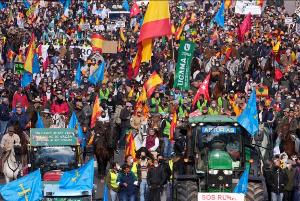 إسبانيا: احتجاجات ضخمة للمزارعين ضد ارتفاع أسعار الطاقة والغذاء والأسمدة