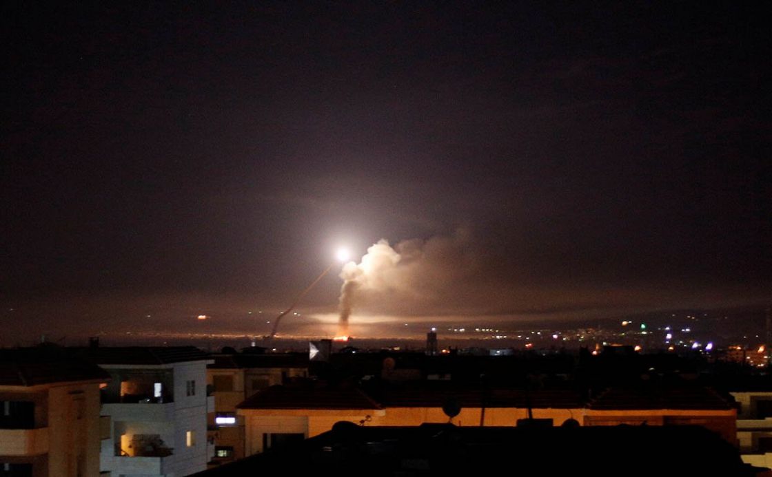 الدفاع الجوي السوري يتصدى لصواريخ معادية