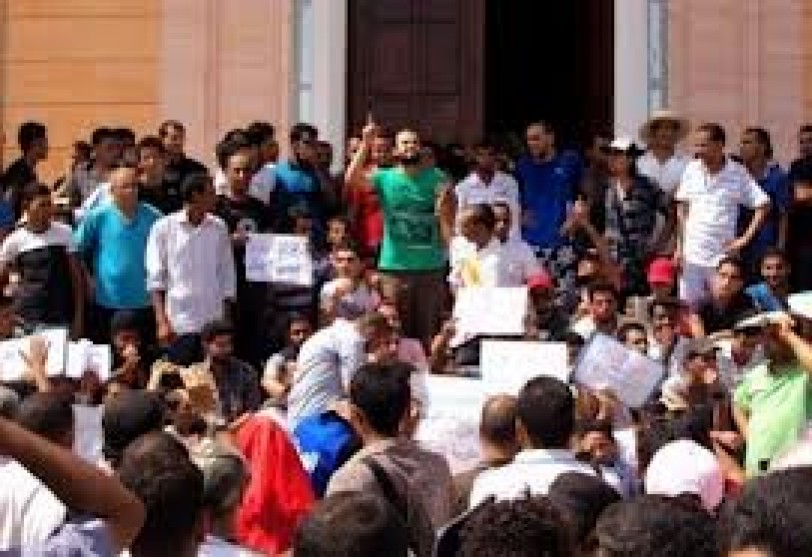 الإعلاميون التونسيون ينظمون إضرابا عاما للدفاع عن حرية التعبير