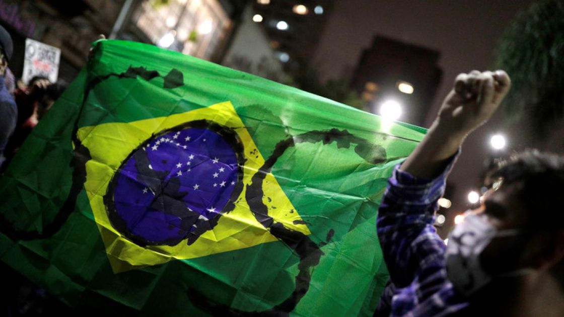 حرائق الأمازون تشعل الاحتجاجات في البرازيل