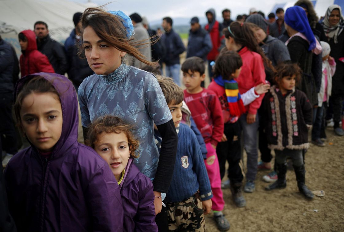 اشتباكات بين اللاجئين والأمن في اليونان