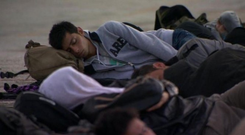 رحلة الهجرة توقفت في اليونان حتى إشعار آخر.. والأبواب تغلق أمام السوريين بعد تقطع السبل؟