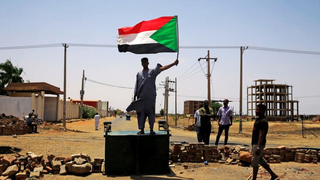 استجابة واسعة لدعوات العصيان المدني في السودان