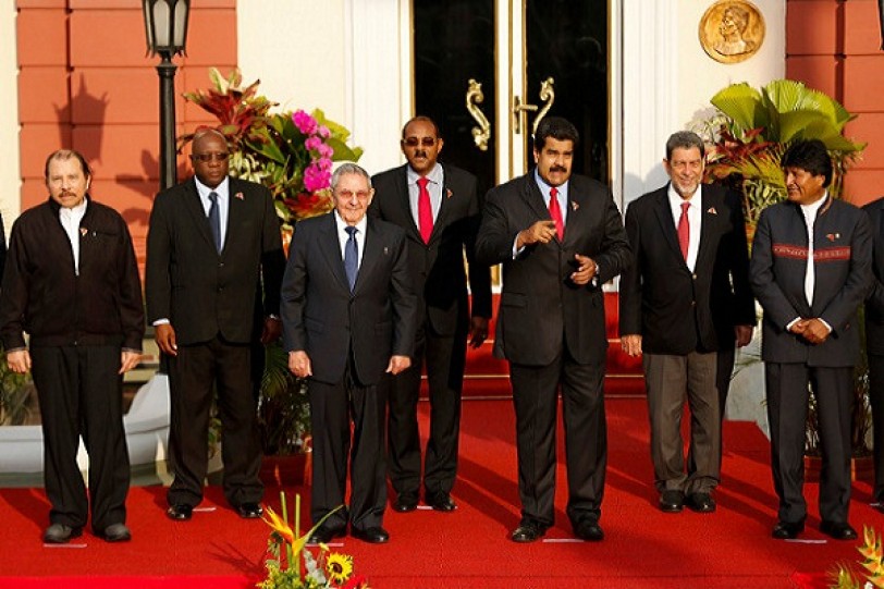 موراليس وكاسترو يتضامنان مع مادورو في مواجهة أوباما