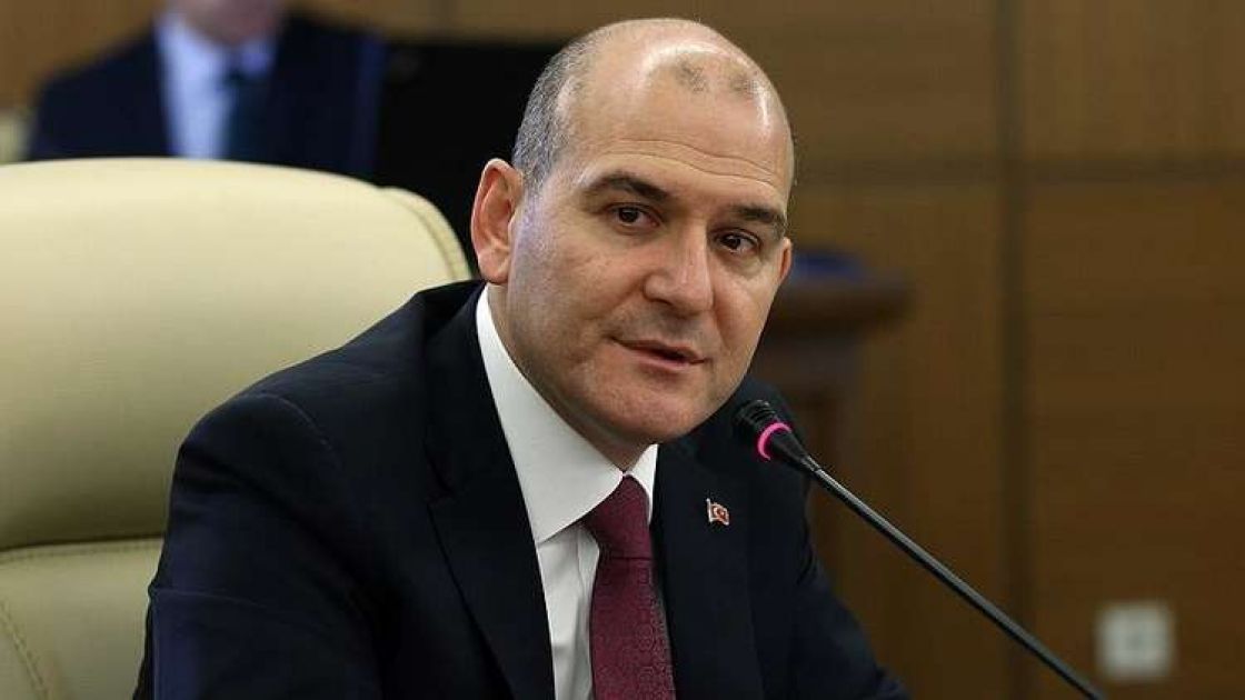 وزير الداخلية التركي يسخر من العقوبات الأمريكية