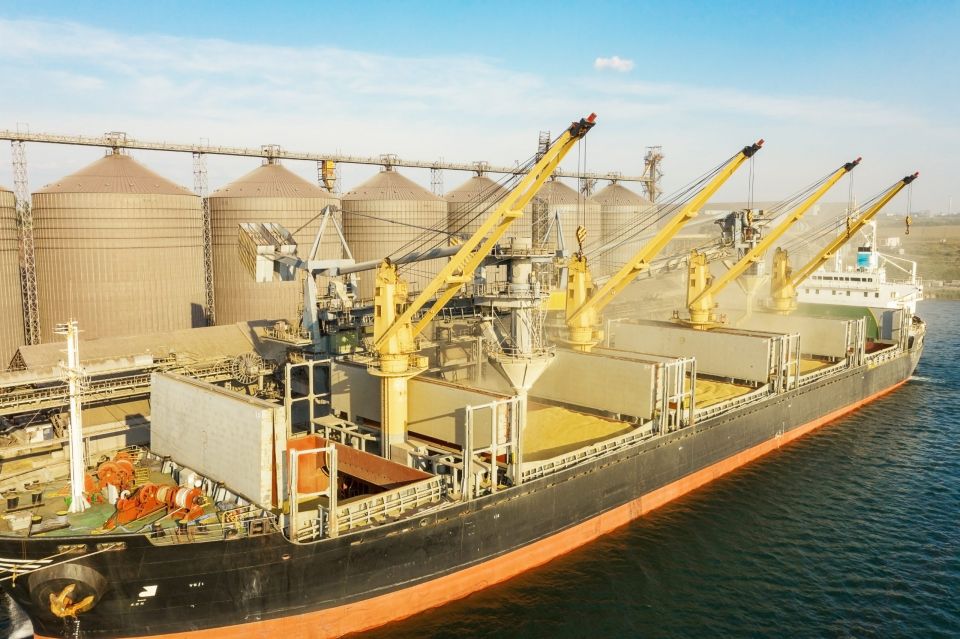 روسيا تعلّق مشاركتها بصفقة الحبوب بسبب هجوم «أوكراني-بريطاني» على سفنها