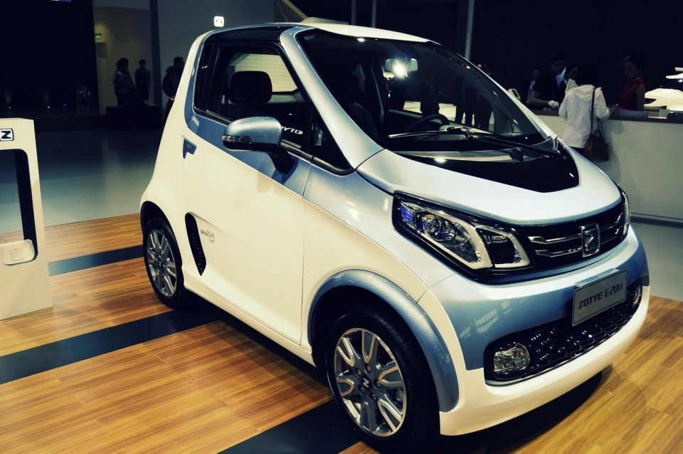 شانغهاي تدفع صناعة السيارات الذكية
