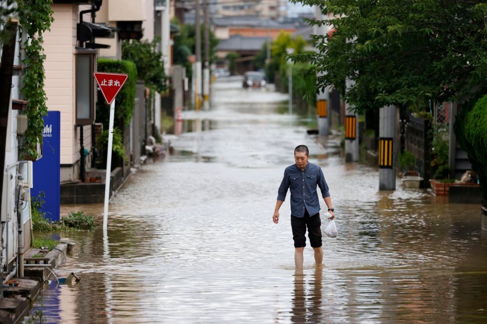 تحذير من فيضانات ضخمة في اليابان