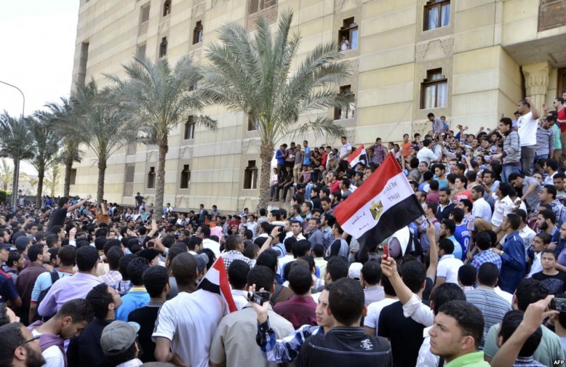 احتجاجات طلاب مدارس مصر: المستقبل يكشّر عن أنيابه!