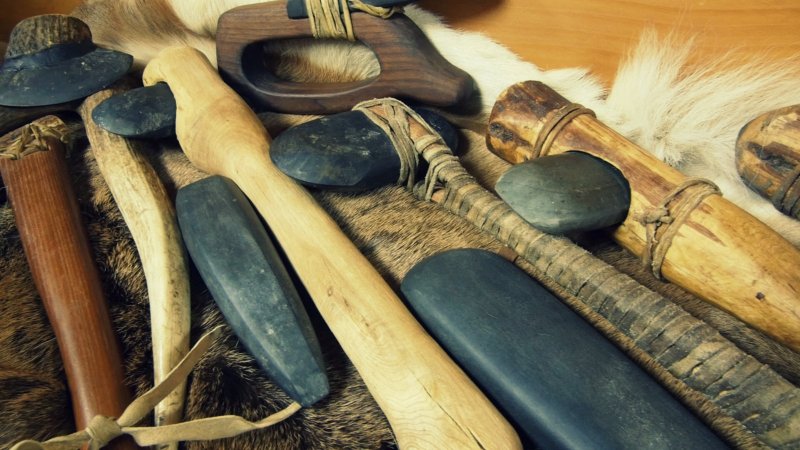 الأدوات الحجريّة وتطوّر إدراك الإنسان الحديث