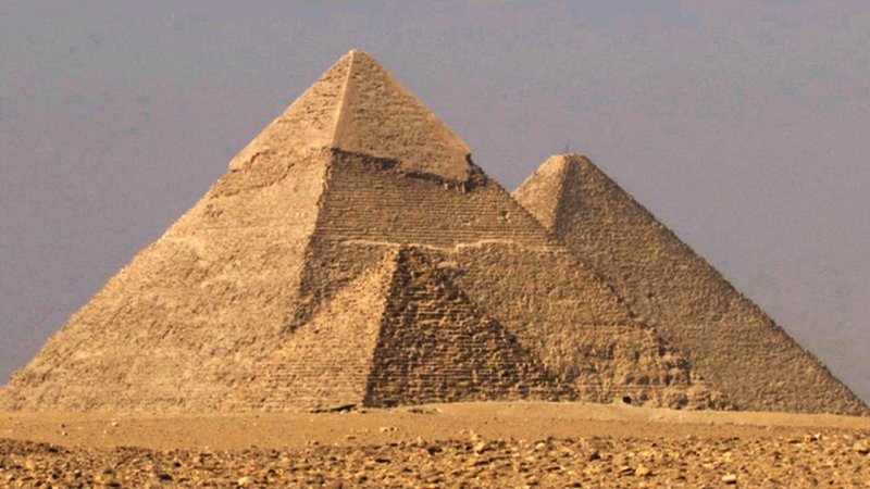 الفلك والأهرامات