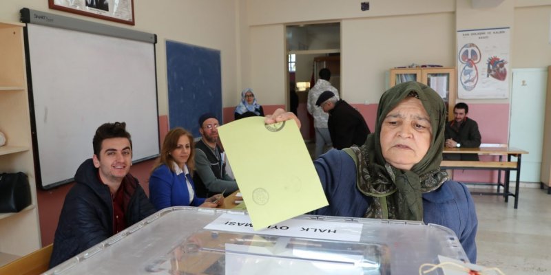 «التعديلات الدستورية»: نحو تعميق الانقسام في تركيا