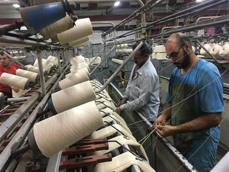 بصراحة ... العمال وإغلاقات المعامل