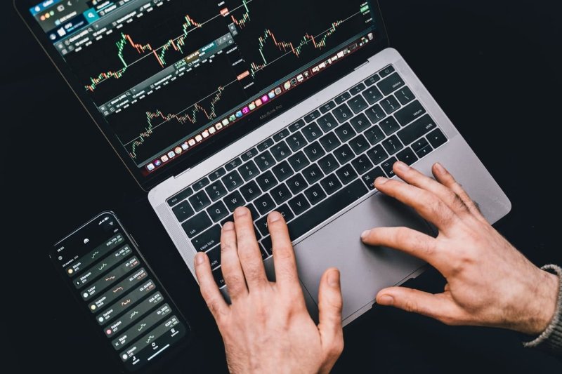 العملات المشفرة: هل هي خارج سيطرة الراسمالية؟ لماذا نشأت؟ وما هو مستقبلها؟