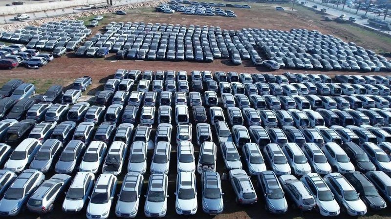3,6 ملايين سيارة... والبلد إلى أين؟