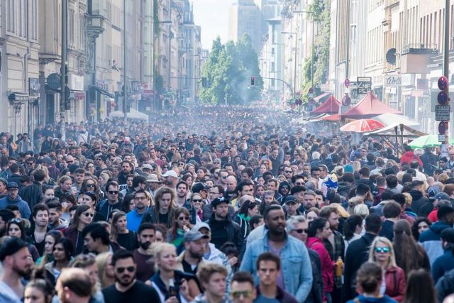 تسارع الزّمن والأزمة التاريخية: أحمال مضاعفة!