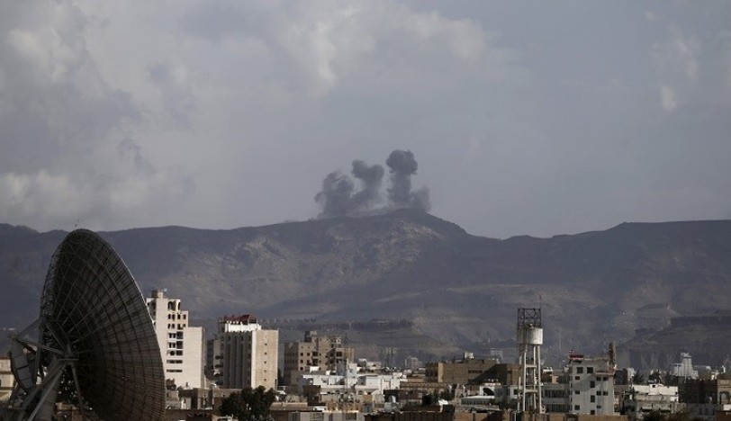 غارات على صنعاء وأنباء عن اتفاق مبدئي حول موعد جنيف اليمني