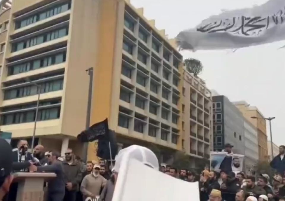 الحكومة اللبنانية توافق على نقل 260 محكوماً سورياً من سجونها إلى سوريا