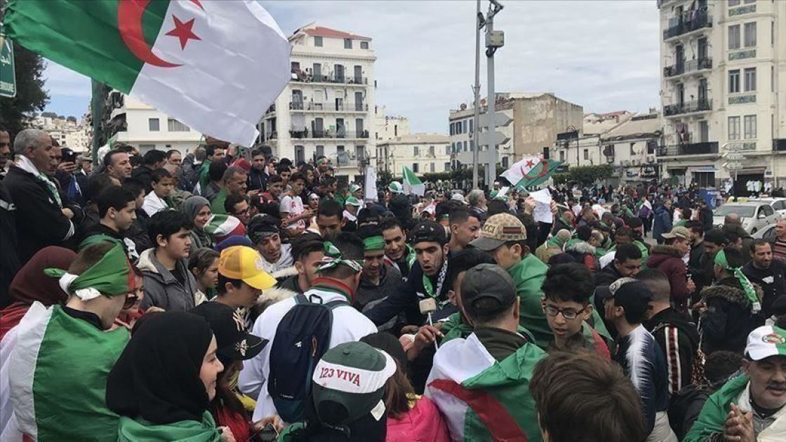 الجيش الجزائري يدعو إلى تهيئة الظروف لإجراء الرئاسيات بأقرب وقت