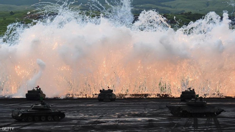 دبابات يابانية خلال قيامها بتدريبات عسكرية 