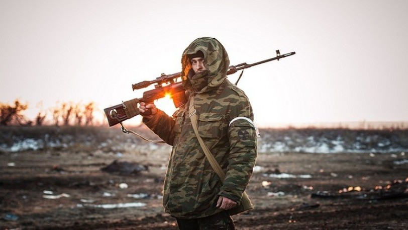 كييف تنوي البدء بسحب المعدات الثقيلة من خطوط التماس