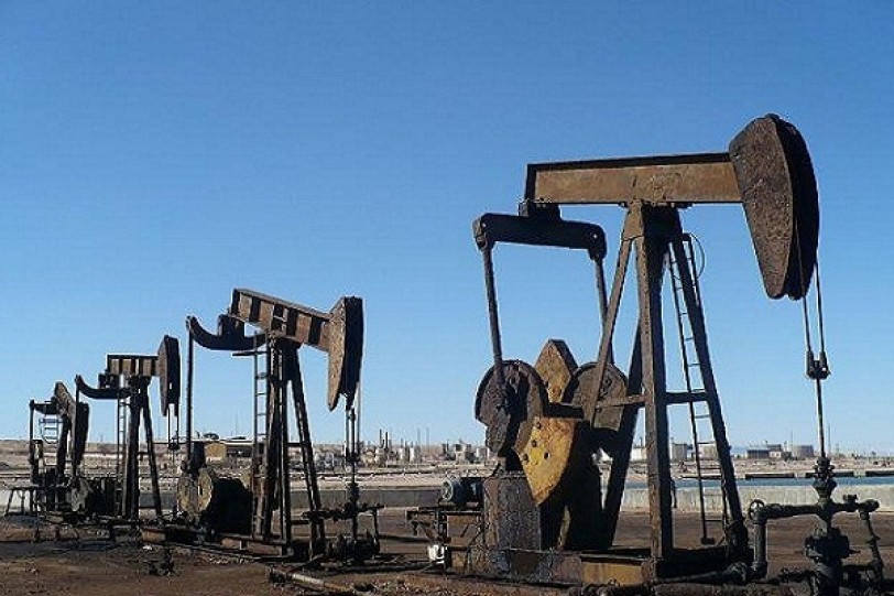 النفط عند أدنى مستوياته في 6 أعوام ونصف
