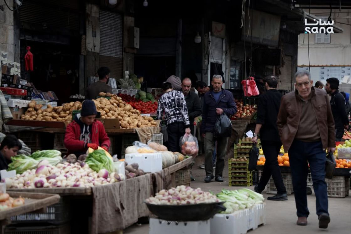 رمضان الوفرة وموائد الفقر... في دمشق أسواق مكتظة وجيوب خاوية