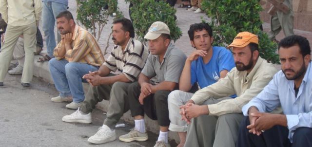 بصراحة: النقابات.. 81 عاماً بين مد وجزر؟