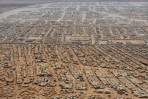 لاجئو الزعتري مجرد خبر في نشرة الأنباء! .. و&laquo;الأشقاء&raquo; يتسولون على أكتافهم