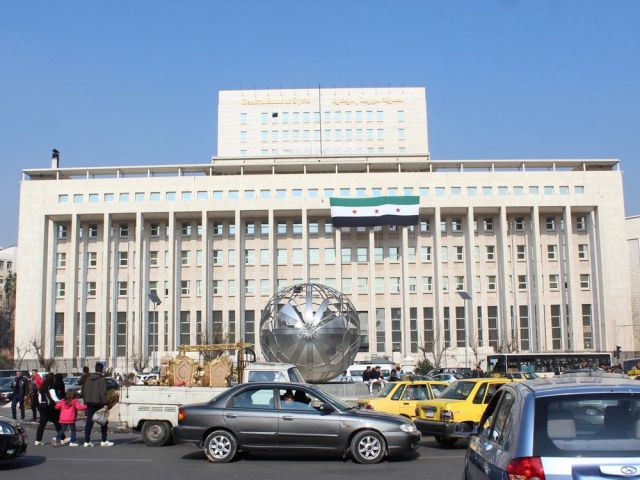 المركزي والسوق الموازي... فراغ السلطة النقدية وثمنه الباهظ