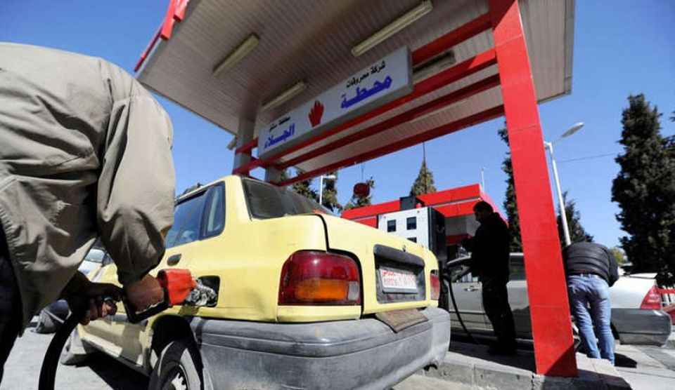 تأخير رسائل البنزين وتقليص الدعم: «أعطال الصهاريج» ذريعة جديدة