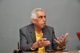 الشيوعي الأول والشيوعي الأخير