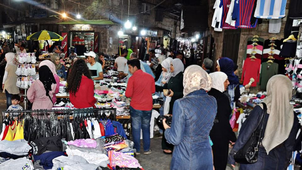 سوق &laquo;البَالّة...&raquo; ملاذ اقتصادي أمام موجة الغلاء، وقوننته أمر لا مفرَّ منه!