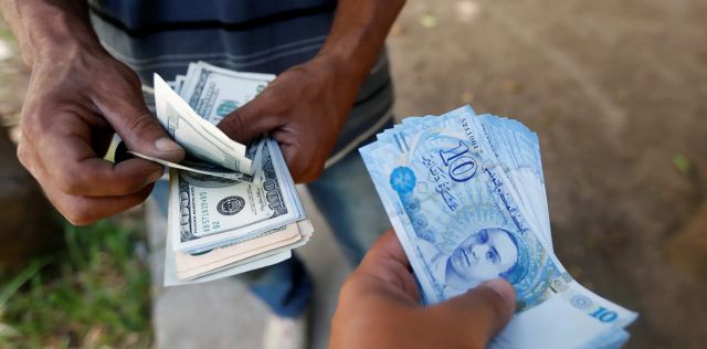 صندوق النقد الدولي يهدّد تونس على لسان بوريل: وقّعوا وإلا "الانهيار"